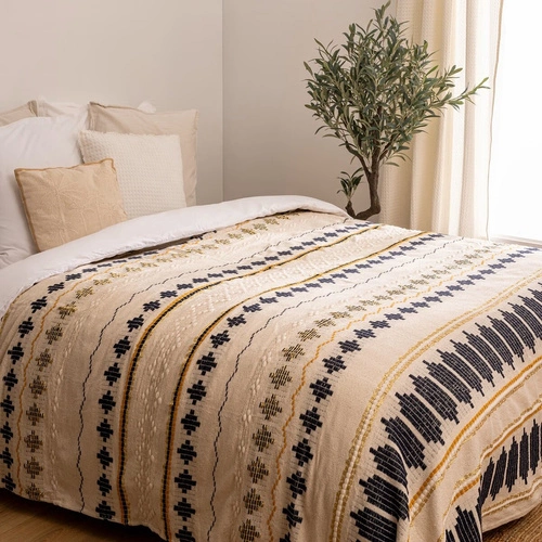 Elegancka narzuta bawełniana Atmosphera Ilabay 240x260 cm beżowa z frędzlami na łóżko