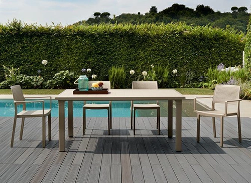 Krzesło ogrodowe Emi SCAB Design zielone z tworzywa sztaplowane z podłokietnikami