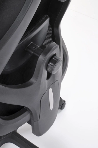 Fotel biurowy ergonomiczny Trunk czarny Intesi siatkowy obrotowy z podłokietnikami do biura