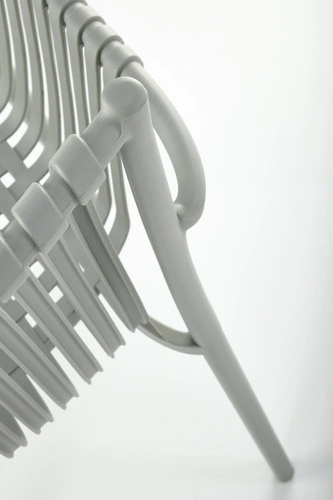 Krzesło ogrodowe z tworzywa Nathan Intesi szare, nowoczesne, łatwe czyszczenie, sztaplowane