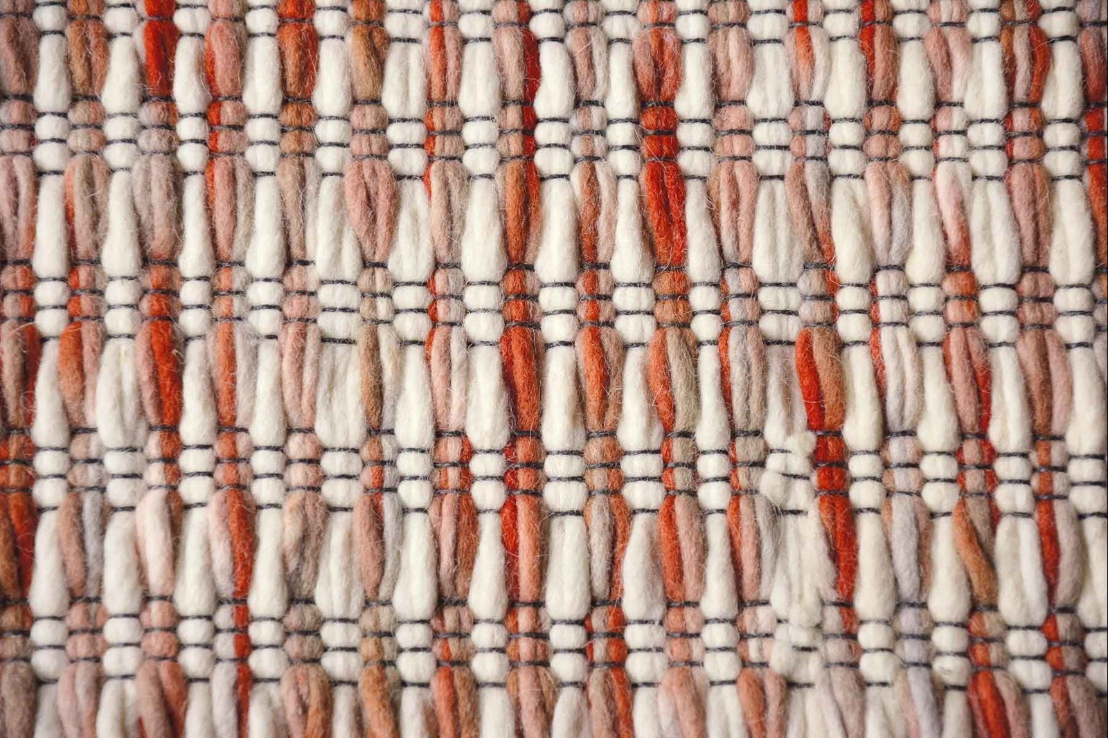 Dywan nowoczesny Grain czerwony 250x350 wełniany ręcznie tkany do salonu i sypialni