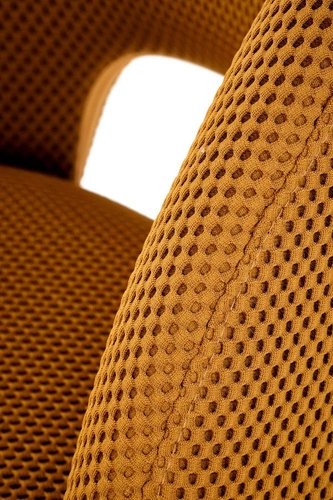 Krzesło biurowe obrotowe Maeba Intesi musztardowe nowoczesne tapicerowane z czarnymi nogami