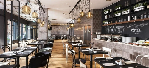 Krzesło do jadalni Fameg 14 tapicerowane, drewniane, personalizowane, styl skandynawski