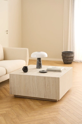 Stolik kawowy Dice 90x90 cm kwadratowy beżowy trawertyn nowoczesny do salonu Actona