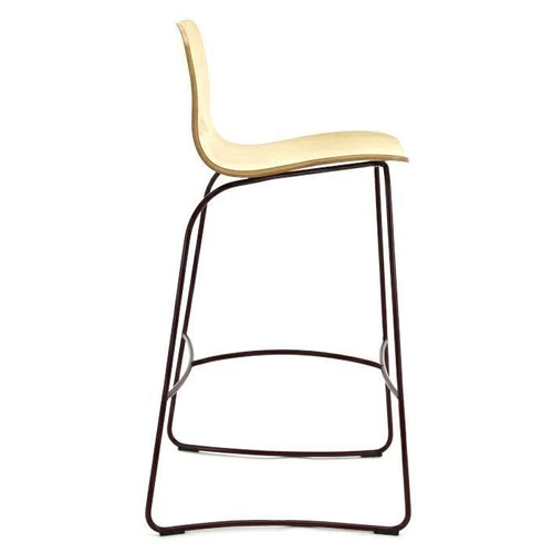 Hoker z oparciem Hips FAMEG do kuchni industrialny personalizowany buk tapicerowany 74 cm