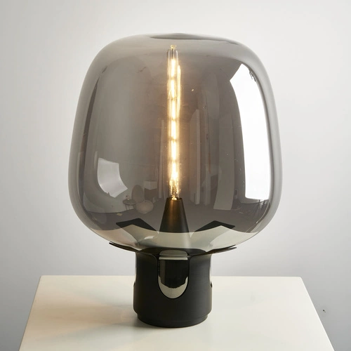 Nowoczesna czarna lampa stołowa FATA z przydymionym szkłem do salonu lub sypialni 46 cm Step into Design