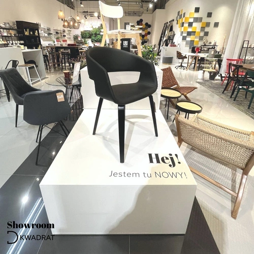 Krzesło tapicerowane Supernova Intesi czarne do jadalni nowoczesne z podłokietnikami łatwe czyszczenie