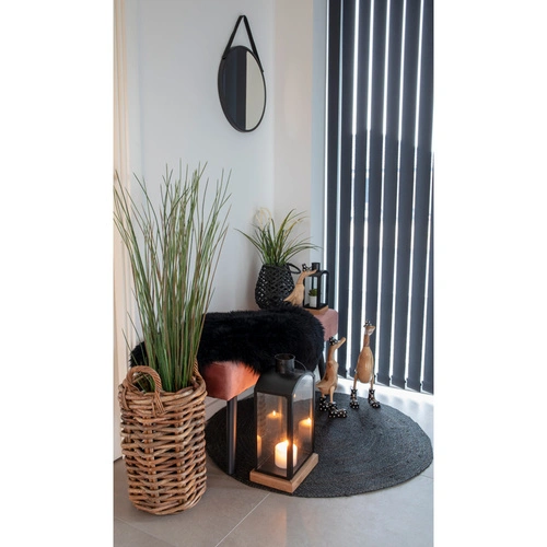 Futerko jagnięce czarne House Nordic poduszka dekoracyjna na krzesło do salonu 50x85