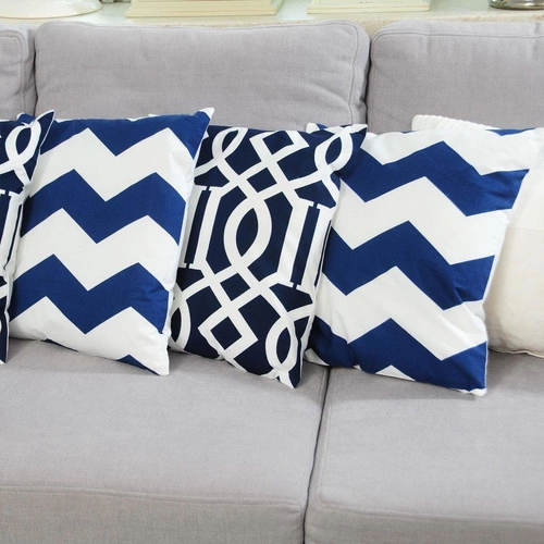 Poduszka dekoracyjna Chevron 40x40 bawełniana do salonu i sypialni biało-granatowa