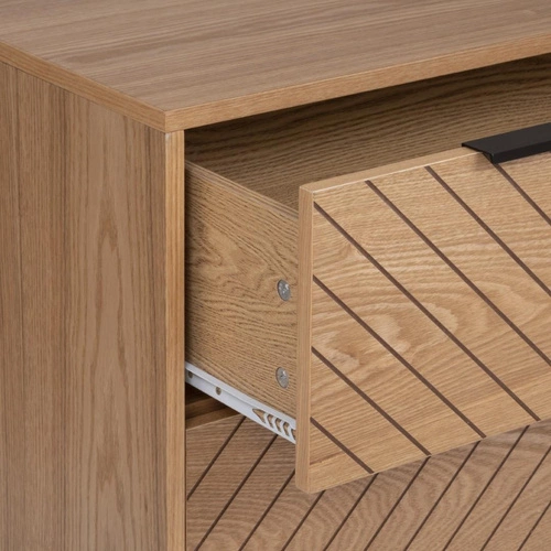 Komoda Naomi 80 cm nowoczesna z szufladami w jodełkę na czarnych nogach do salonu