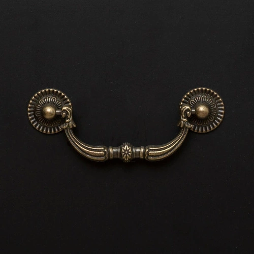 Wysoka komoda z szufladami Chrysa czarna do sypialni i przedpokoju nowoczesna Atmosphera