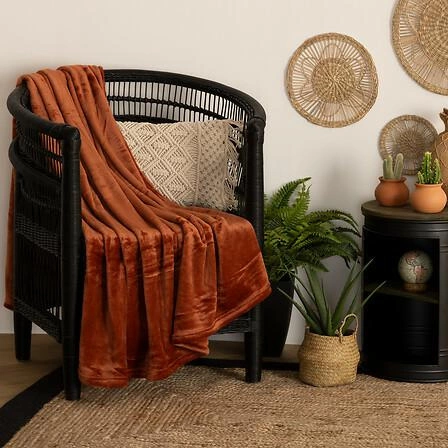 Koc flanelowy Atmosphera terracotta 130x180 cm ciepły i miękki na kanapę lub łóżko