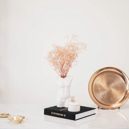 Wazon ceramiczny biały męski tors HV decor nowoczesny dekoracyjny do salonu 24 cm