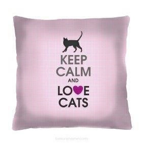 Poduszka dekoracyjna welurowa LOVE CATS antyalergiczna do salonu i sypialni 40x40 cm