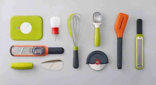 Joseph Joseph DISC nóż do pizzy z osłonką silikonową nowoczesny grafitowy