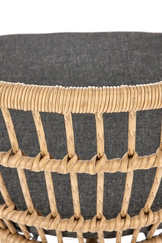 Krzesło rattanowe Grasilla Intesi z podłokietnikami do salonu i na taras styl boho