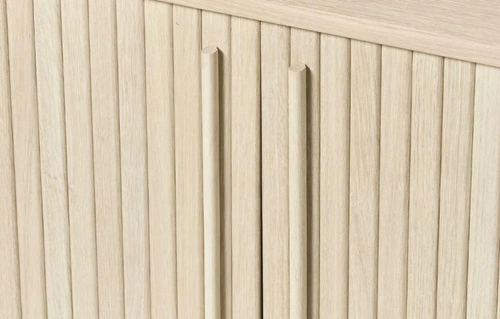 Komoda Meta 140 cm drewniana ryflowana na nóżkach do salonu