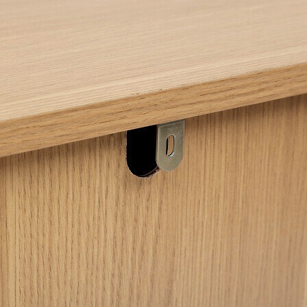 Komoda Tasso ryflowana naturalna 120 cm na złotych nogach do salonu nowoczesna Atmosphera