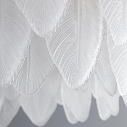 Lampa sufitowa PIUMA glamour biała złota szklana 80 cm do salonu i jadalni Step into Design