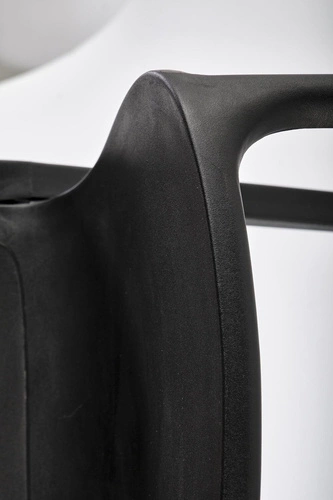 Krzesło ogrodowe Maud Intesi czarne nowoczesne z tworzywa sztucznego łatwe w czyszczeniu sztaplowane