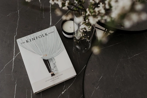 Stolik kawowy okrągły marmurowy TRE 430 czarny nowoczesny do salonu NORDIFRA 43 cm