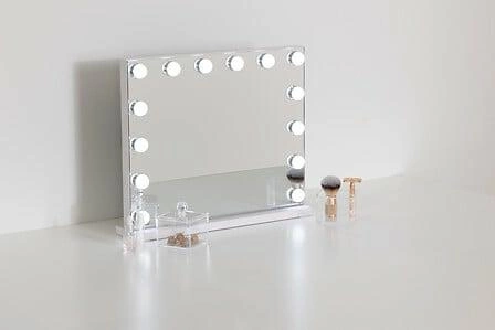 Lustro LED Holly do toaletki w białej ramie prostokątne z oświetleniem 50x42,5 cm