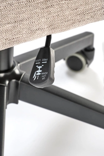 Fotel biurowy ergonomiczny Nurah beżowy nowoczesny z podłokietnikami na kółkach TILT