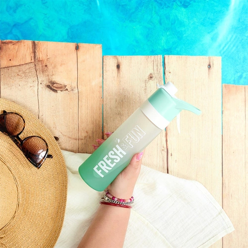 Bidon na wodę Intesi Fresh&Fun zielony nowoczesny polipropylenowy do pracy i na trening