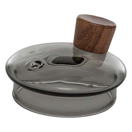 Imbryk Twisted Lime 800 ml marki 5five simply smart to eleganckie i praktyczne naczynie do parzenia herbaty i ziół, wykonane z trwałego szkła borokrzemowego w odcieniu szarego szkła. Połączenie klasycznego designu z nowoczesnym 