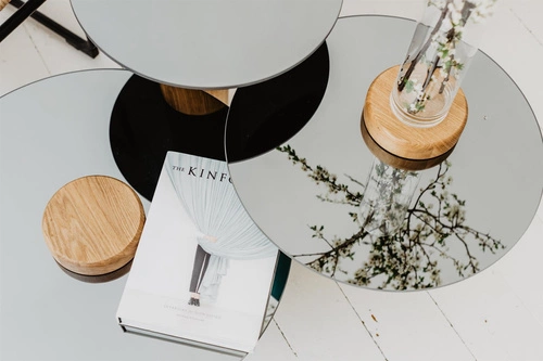 Stolik kawowy okrągły TYK 430 dębowy z lustrzanym blatem nowoczesny do salonu NORDIFRA