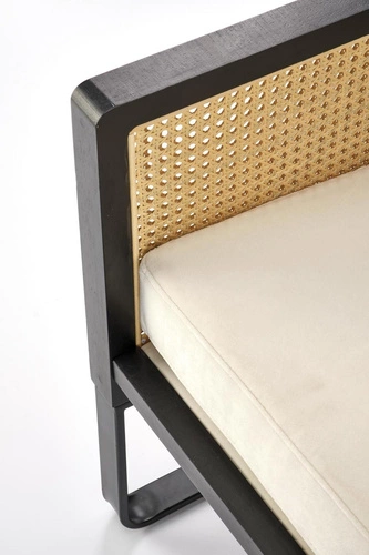 Fotel wypoczynkowy Edra beżowy welur boho do salonu na czarnej stalowej podstawie