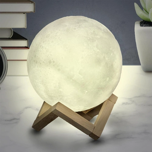 Lampka nocna Moon Intesi nowoczesna drewniana do sypialni ze zmianą barwy światła 19 cm