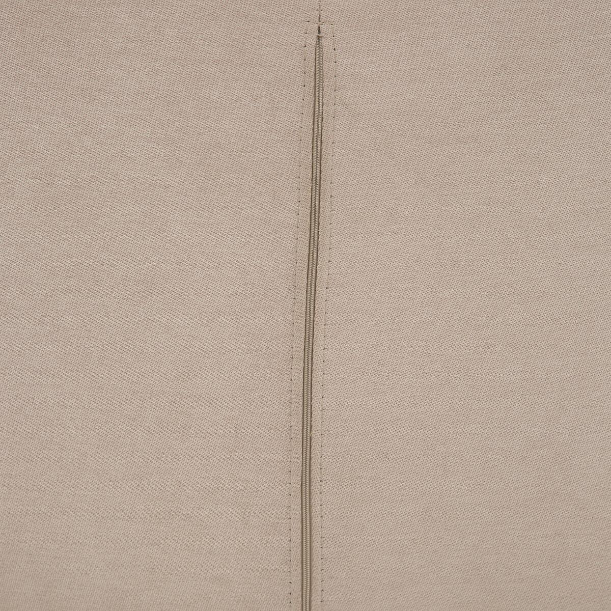 Krzesło tapicerowane beżowe Atmosphera Visoca do jadalni z podłokietnikami na metalowych nogach