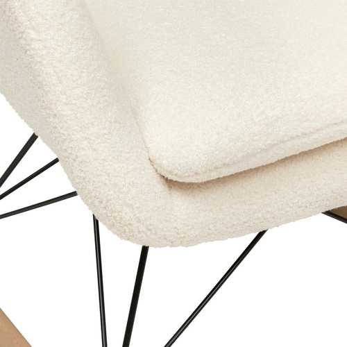 Fotel bujany Olmeto biały boucle do salonu nowoczesny skandynawski relaksacyjny z podłokietnikami