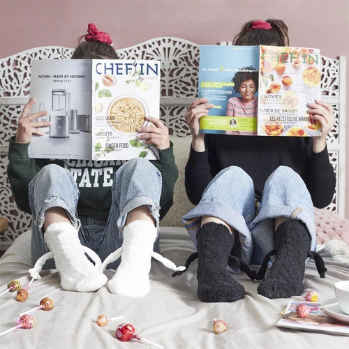 Skarpetki Intesi białe z magnetycznymi łapkami, oddychające, nowoczesne, praktyczne na prezent