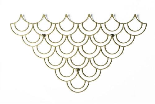 Wieszak ścienny złoty Husk M Polyhedra nowoczesny metalowy do przedpokoju 56 cm