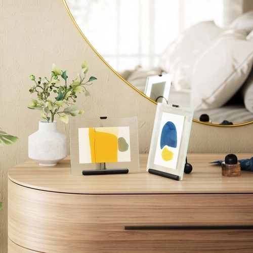 Ramka na zdjęcia 10x15 Umbra Flute złota nowoczesna stojąca szkło glamour na biurko