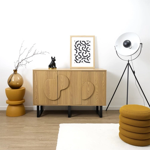 Komoda Calypso dąb artisan z ozdobnymi frontami na czarnych nogach 120 cm do salonu boho