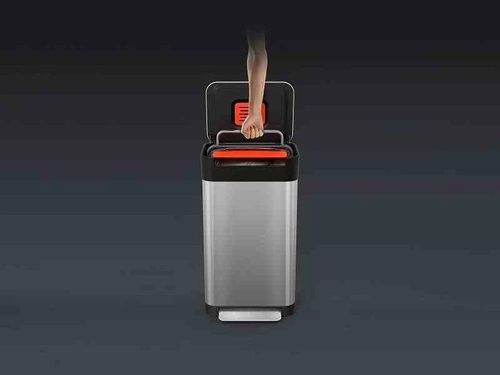 Kosz na śmieci do kuchni Joseph Joseph stalowy 30l z systemem zgniatania i filtrem