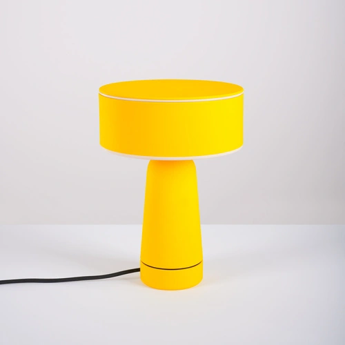 Lampa biurkowa AXO żółta nowoczesna do salonu z włącznikiem kablowym