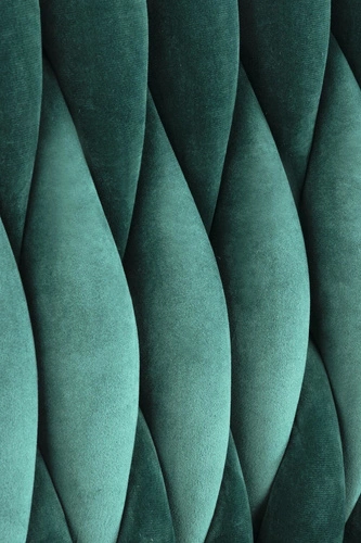 Krzesło do jadalni Lina Intesi welurowe zielone pikowane na złotych nogach nowoczesne