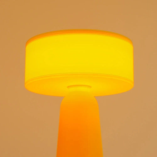 Lampa biurkowa AXO żółta nowoczesna do salonu z włącznikiem kablowym