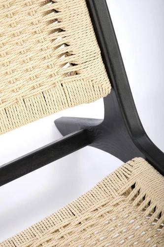 Fotel rattanowy Datura Intesi do salonu czarny nowoczesny skandynawski z drewna