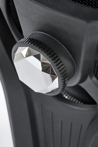 Fotel biurowy ergonomiczny Dolva czarny siatkowy obrotowy z zagłówkiem i podłokietnikami do biura