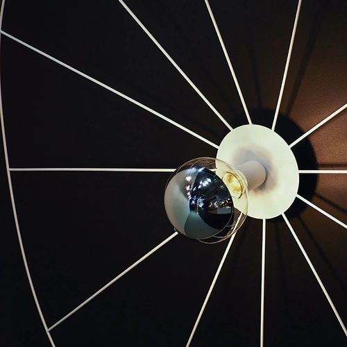 Kinkiet ścienny ESKOLA 70 czarny metalowy nowoczesny do salonu i sypialni Thoro