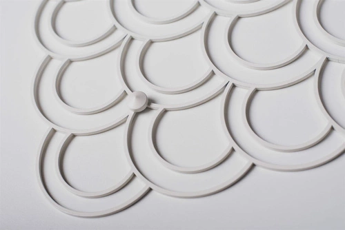 Wieszak ścienny Husk biały nowoczesny metalowy do przedpokoju POLYHEDRA