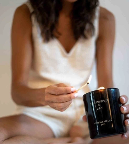 Świeca sojowa zapachowa Cereria Molla Boutique Grapefruit & Bay XL 600g czarna do salonu