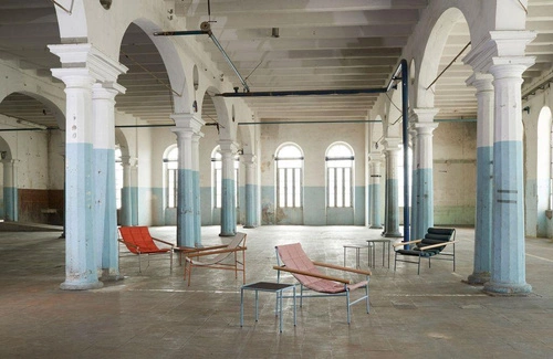 Fotel wypoczynkowy Dress_Code Fashion do salonu nowoczesny z tkaniny glamour zdejmowany pokrowiec