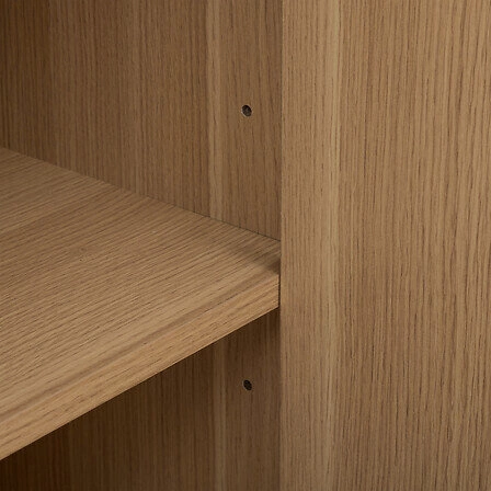 Komoda Tasso ryflowana naturalna 120 cm na złotych nogach do salonu nowoczesna Atmosphera