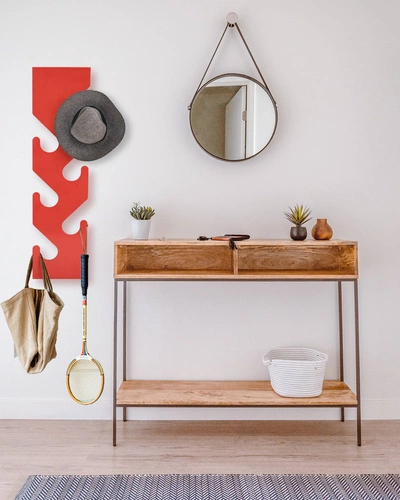 Wieszak ścienny metalowy Cani czerwony nowoczesny do przedpokoju Intesi 60 cm